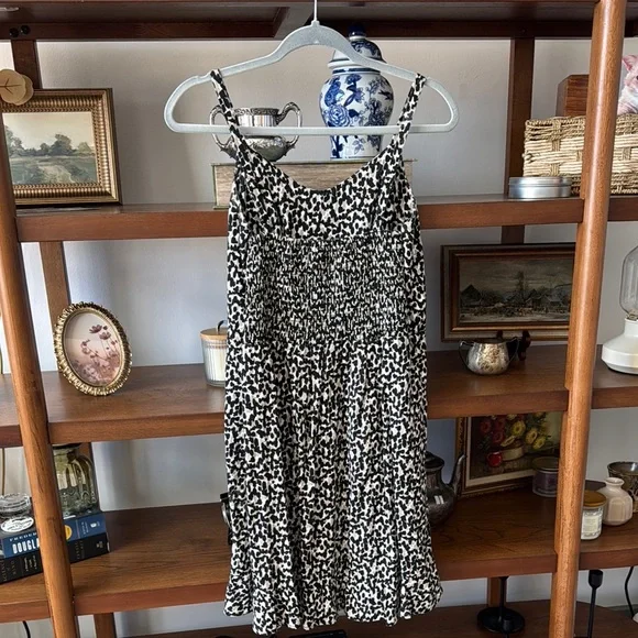 Old Navy Black and White Midi Dress - Picture 3 of 6